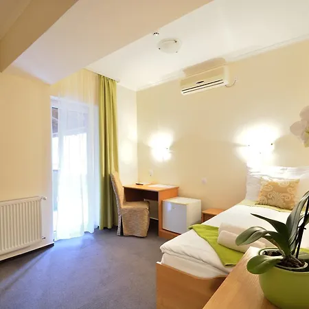 Hotel Viktória Wellness 2*